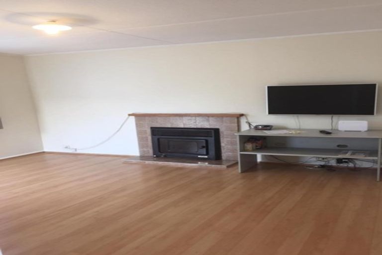 Photo of property in 51 Woodglen Road, Glen Eden, Auckland, 0602