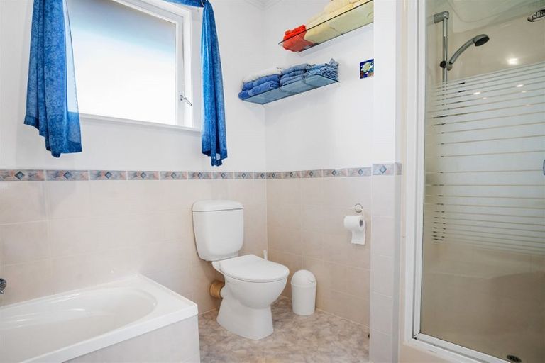 Photo of property in 21 Litten Road, Cockle Bay, Auckland, 2014