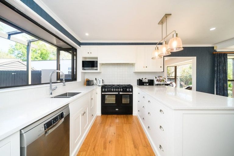Photo of property in 40 Lincoln Terrace, Hokowhitu, Palmerston North, 4410