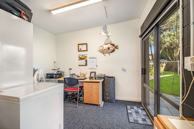 Photo of property in 6 Endeavour Place, Cooks Beach, Whitianga, 3591