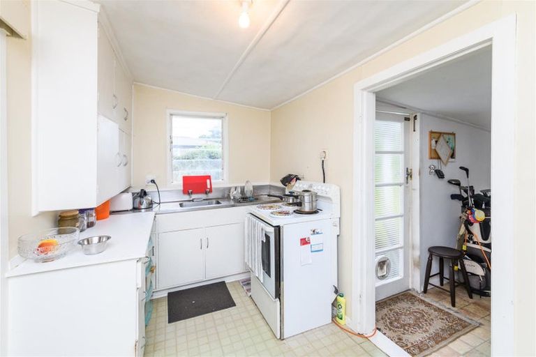 Photo of property in 9 Oxford Street, Marton, 4710