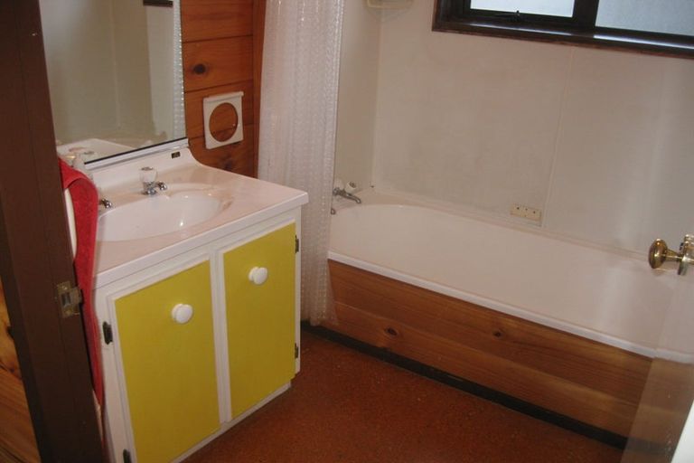 Photo of property in 5 Logan Avenue, Wharewaka, Taupo, 3330