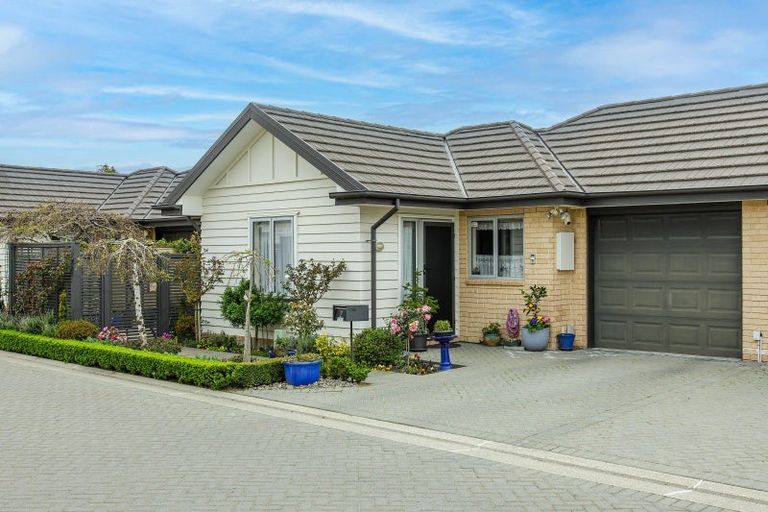 Photo of property in Yaldhurst Courts, 2/372 Yaldhurst Road, Russley, Christchurch, 8042