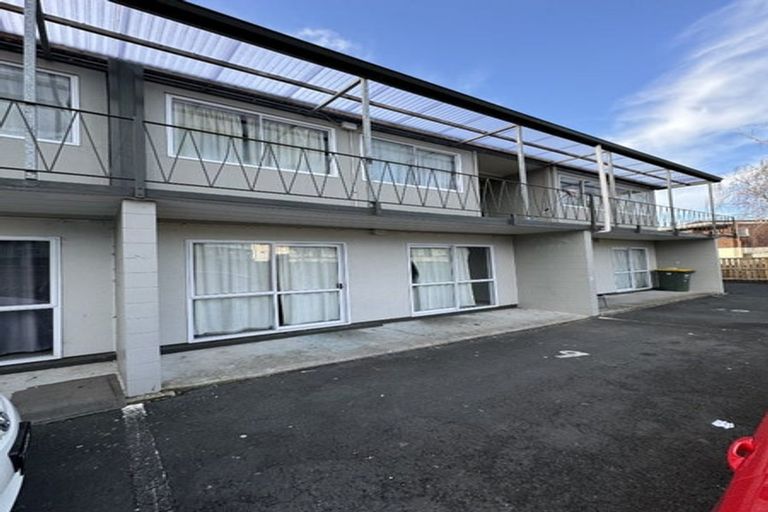 Photo of property in 4/3 Tralee Place, Hillcrest, Hamilton, 3216