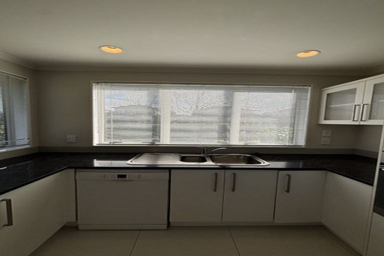 Photo of property in 1 Pickaberry Avenue, Karaka, Papakura, 2113