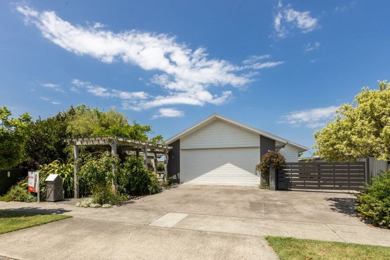 Photo of property in 15 Mcnaughton Place, Onekawa, Napier, 4110