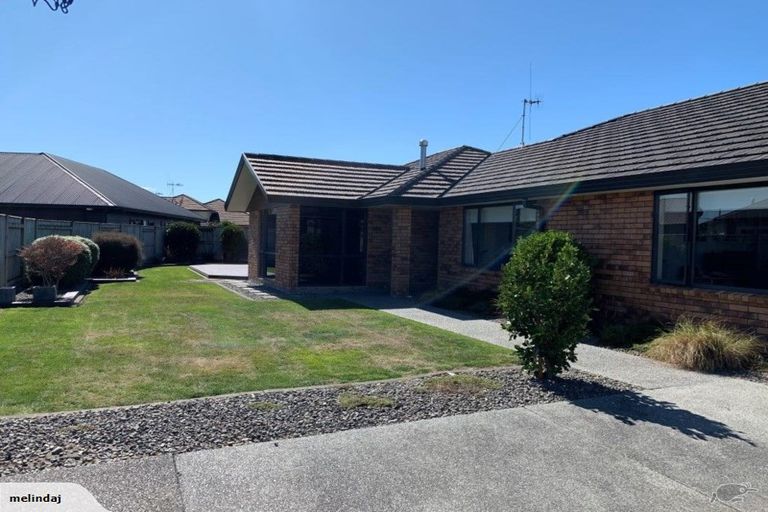 Photo of property in 4 Manhattan Court, Kelvin Grove, Palmerston North, 4414
