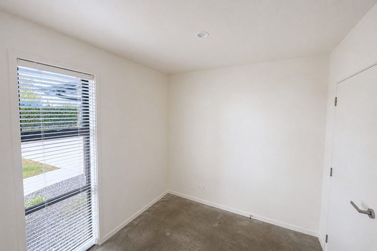 Photo of property in 5 Wheeler Place, Upper Vogeltown, New Plymouth, 4310