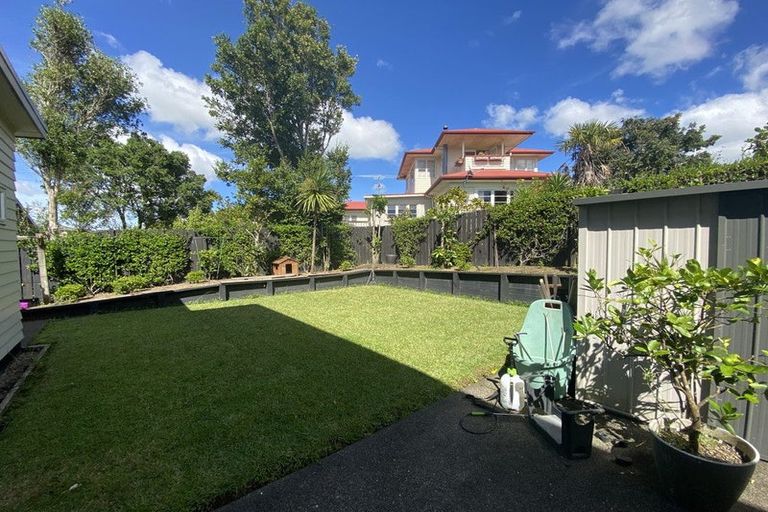Photo of property in 47 Spinnaker Drive, Te Atatu Peninsula, Auckland, 0610