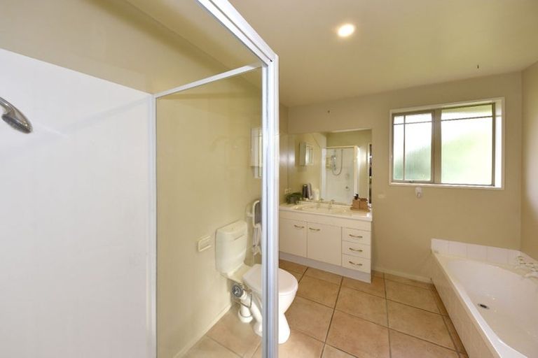 Photo of property in 8 Scarlet Lane, Redwood, Christchurch, 8051