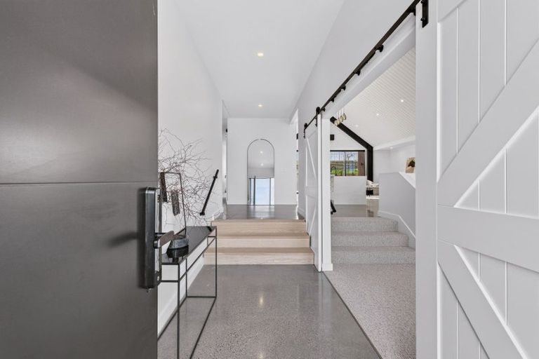 Photo of property in 21 Annie Aranui Drive, Poraiti, 4182