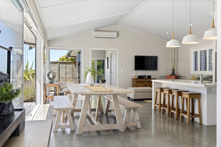 Photo of property in 146 Highland Drive, Acacia Bay, Taupo, 3385