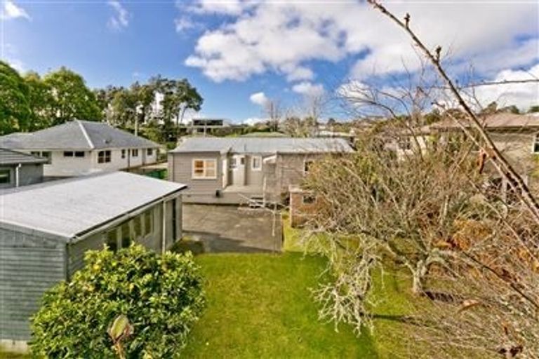 Photo of property in 44 Trinidad Road, Sunnynook, Auckland, 0620