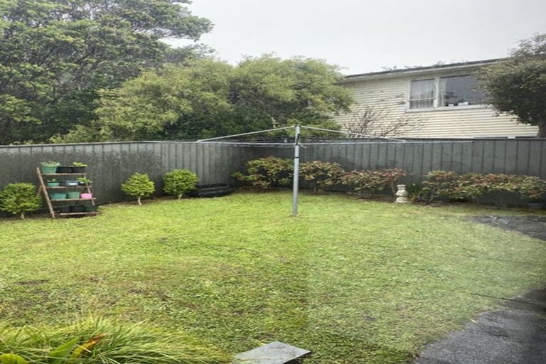 Photo of property in 2 Mayfair Place, Tawa, Wellington, 5028