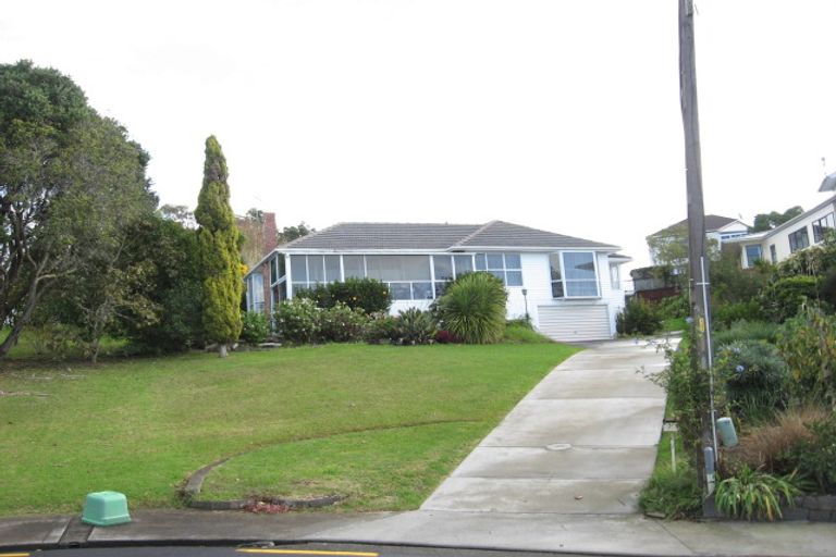 Photo of property in 11 The Glebe, Cockle Bay, Auckland, 2014