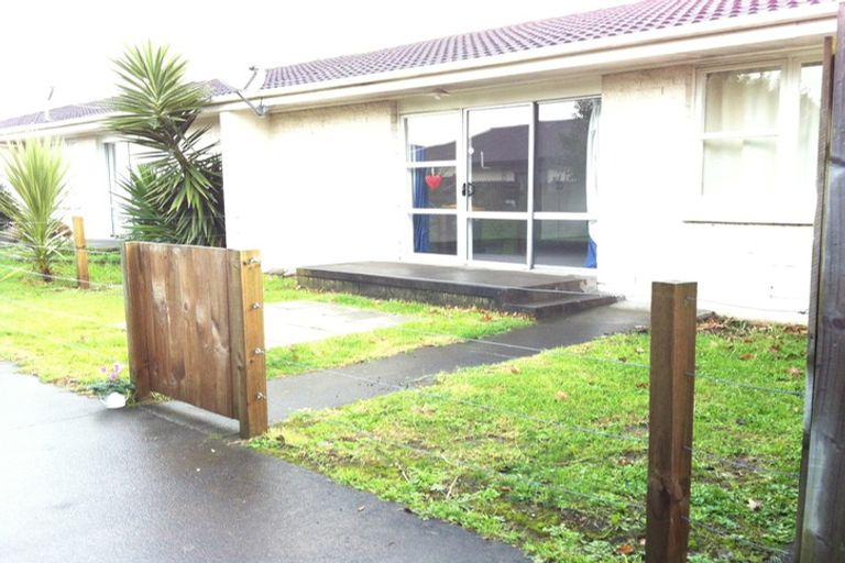 Photo of property in 2/8 Hillcrest Road, Papatoetoe, Auckland, 2025