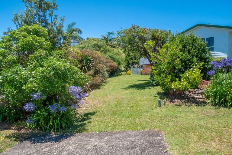 Photo of property in 40 Stratford Drive, Cable Bay, 0420