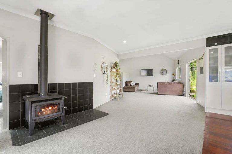Photo of property in 89 Hill View Drive, Acacia Bay, Taupo, 3385