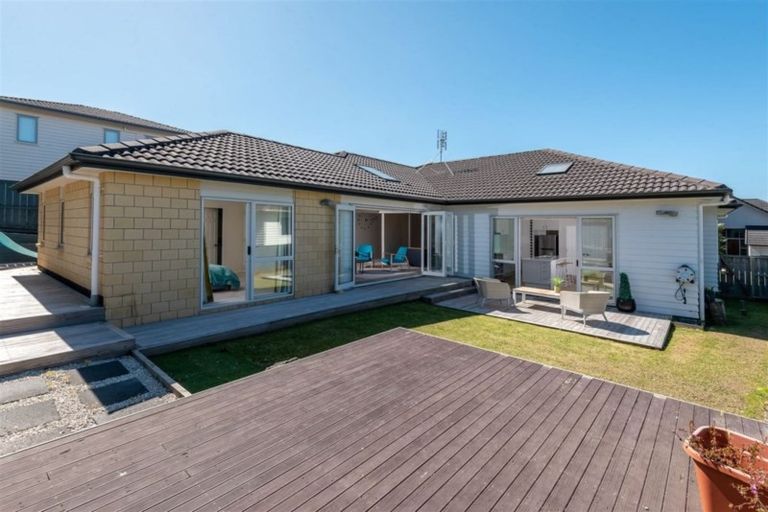 Photo of property in 8 Bilancia Place, Flat Bush, Auckland, 2016