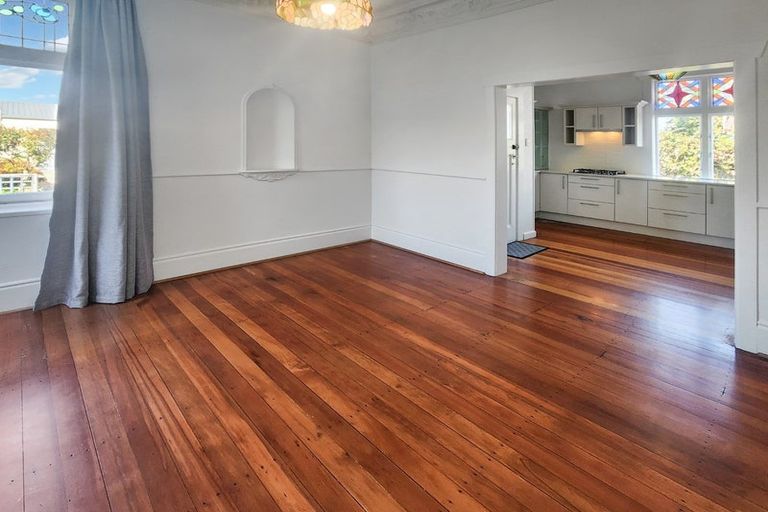 Photo of property in 98 Kennedy Road, Napier South, Napier, 4110