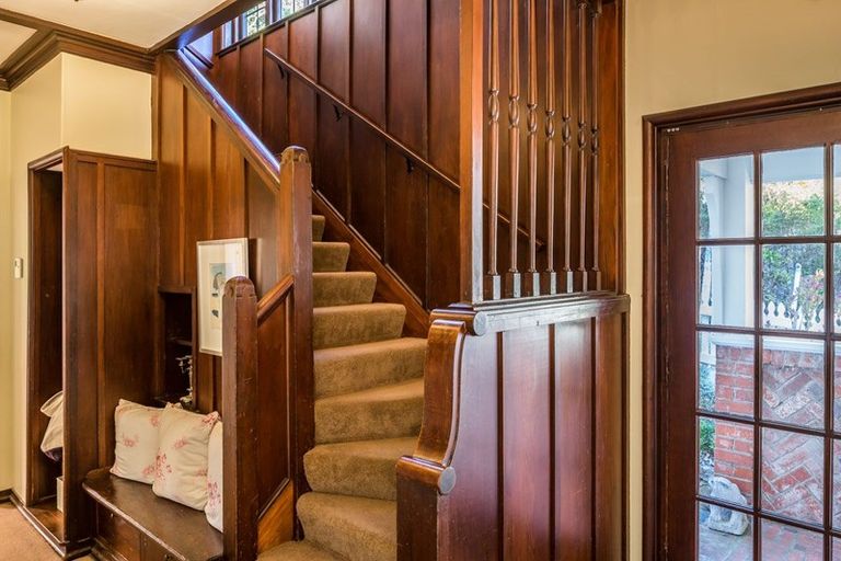 Photo of property in 29 Rona Street, Eastbourne, Lower Hutt, 5013