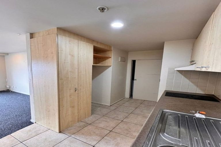 Photo of property in 3p/10 Crown Lynn Place, New Lynn, Auckland, 0600