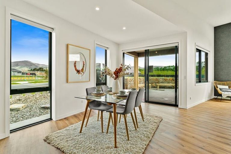 Photo of property in 11 Searle Drive, Cromwell, 9310