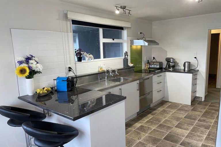 Photo of property in 13 Matthew Place, Kawaha Point, Rotorua, 3010