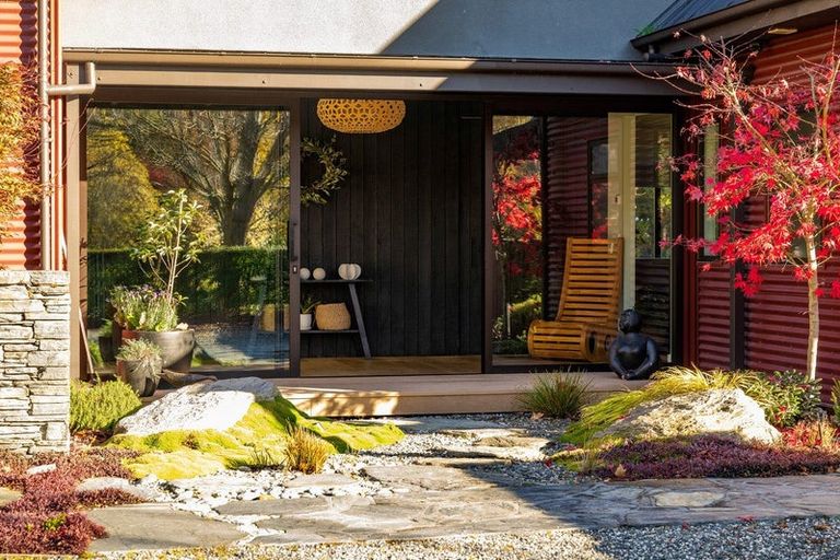 Photo of property in 237 Arrowtn-lke Hayes Road, Lake Hayes, Queenstown, 9371