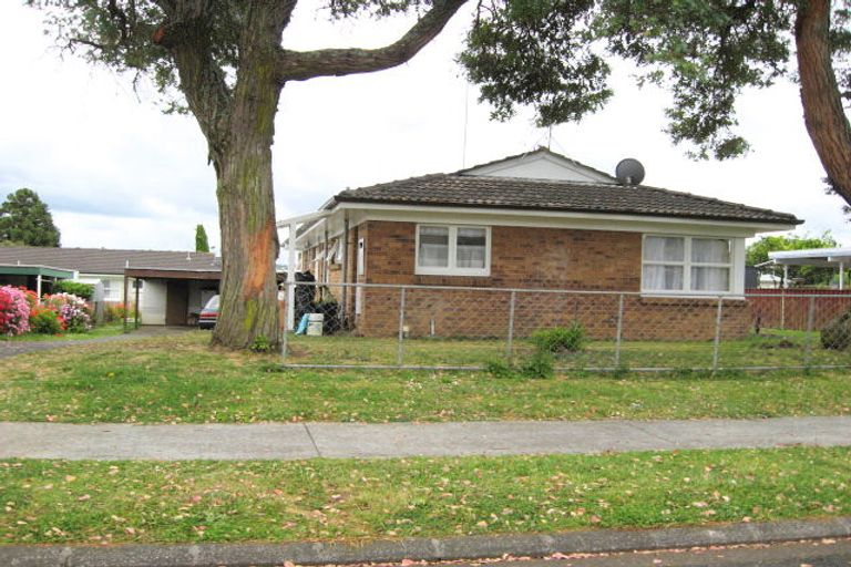 Photo of property in 1/3 Dalry Place, Mangere Bridge, Auckland, 2022