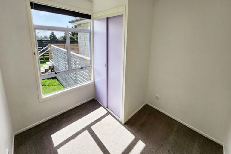 Photo of property in 14 Cowling Road, Hurdon, New Plymouth, 4310