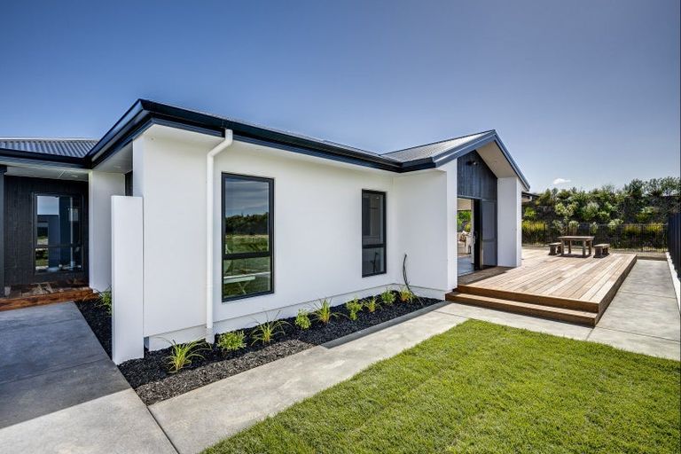 Photo of property in 15 Arihi Crescent, Frimley, Hastings, 4120