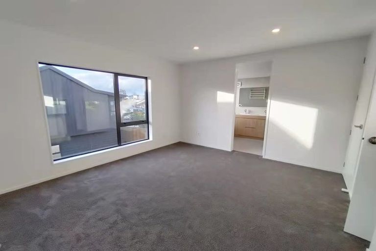 Photo of property in 36d Marendellas Drive, Bucklands Beach, Auckland, 2014