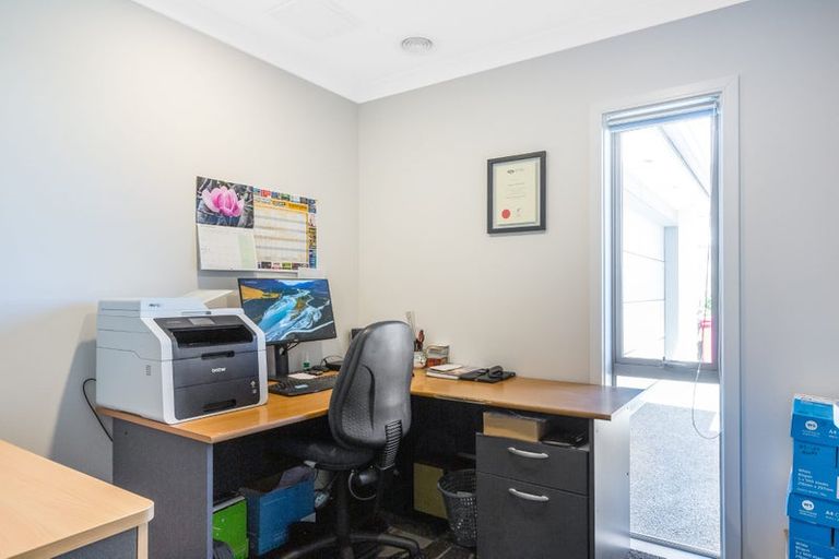 Photo of property in 13 Canary Way, Whitby, Porirua, 5024