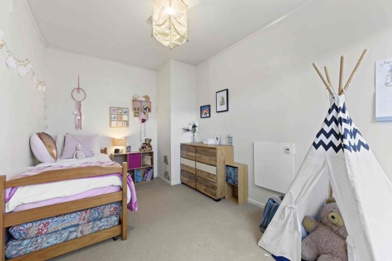 Photo of property in 42a Matakatia Parade, Matakatia, Whangaparaoa, 0930