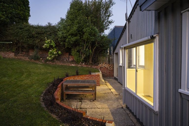 Photo of property in 24 Seaview Terrace, Kew, Dunedin, 9012