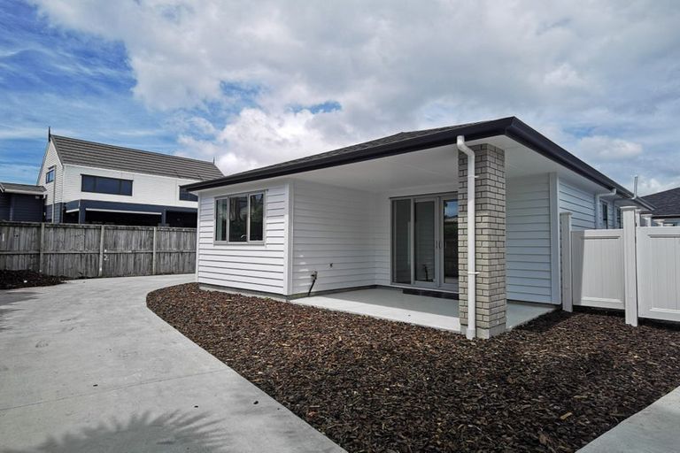 Photo of property in 25b Lillian Place, Orewa, 0931