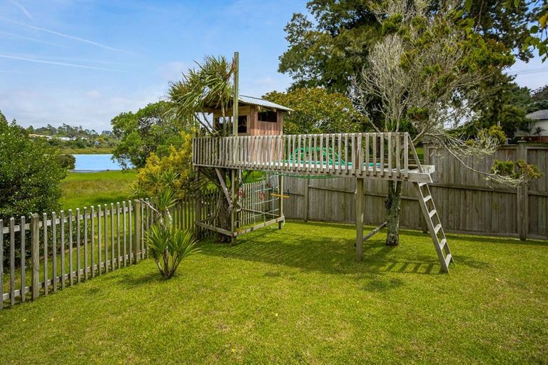 Photo of property in 1 Wharf Road, Te Atatu Peninsula, Auckland, 0610