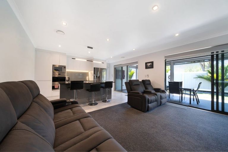 Photo of property in 154 Boord Crescent, Kumeu, 0891