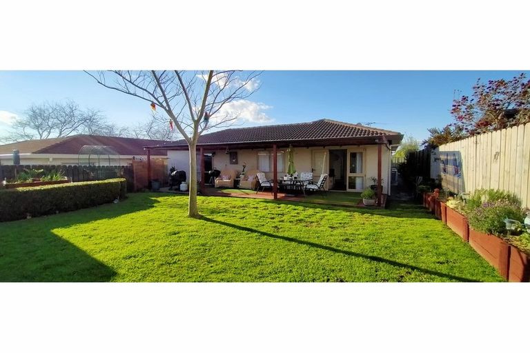 Photo of property in 11a Dawn Place, Waiuku, 2123