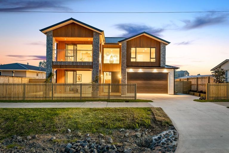 Photo of property in 24 Arthur Street, Riverhead, 0820