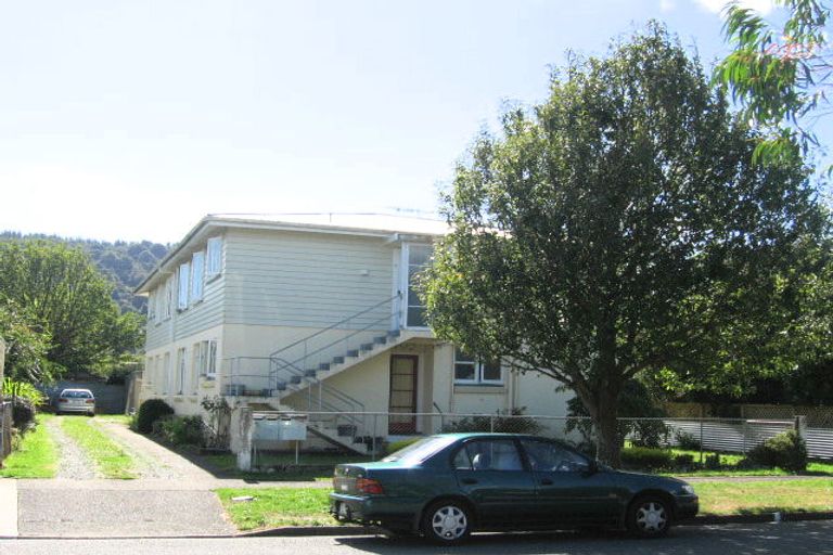 Photo of property in 11 Oak Street, Ebdentown, Upper Hutt, 5018