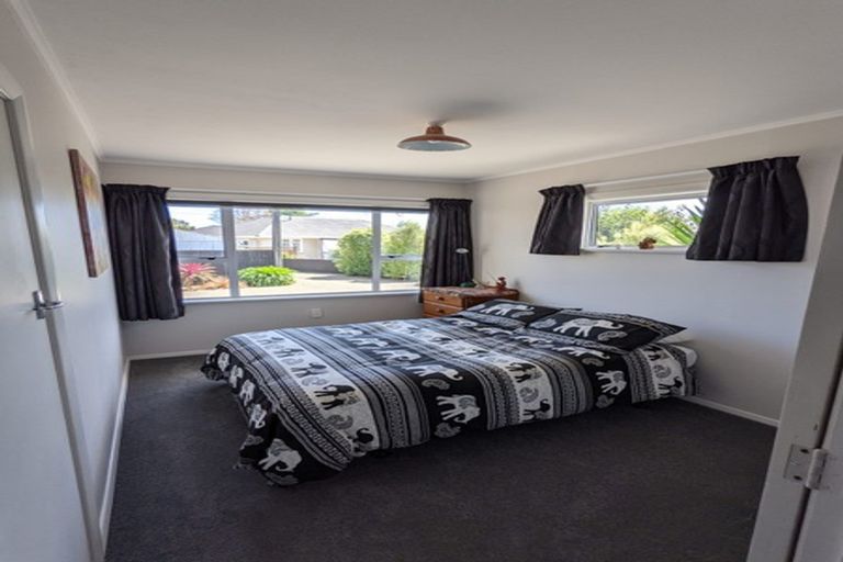 Photo of property in 48a Queenwood Road, Levin, 5510