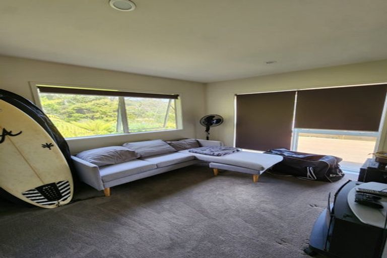 Photo of property in 43a Condor Place, Unsworth Heights, Auckland, 0632