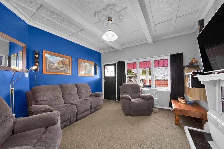 Photo of property in 17 Galt Street, Hawera, 4610