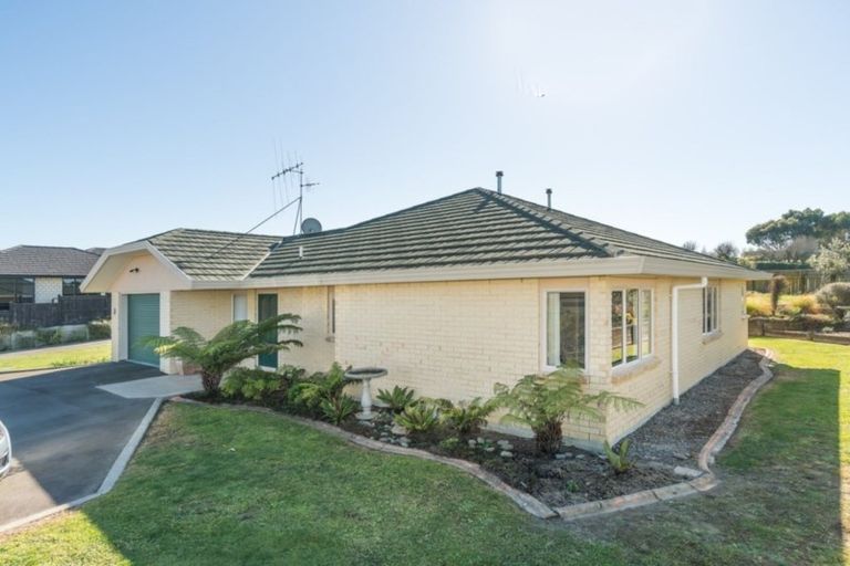 Photo of property in 8 Shakespeare Way, Kelvin Grove, Palmerston North, 4414