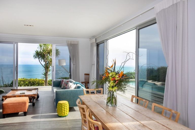 Photo of property in 411 Oaia Road, Muriwai, 0881