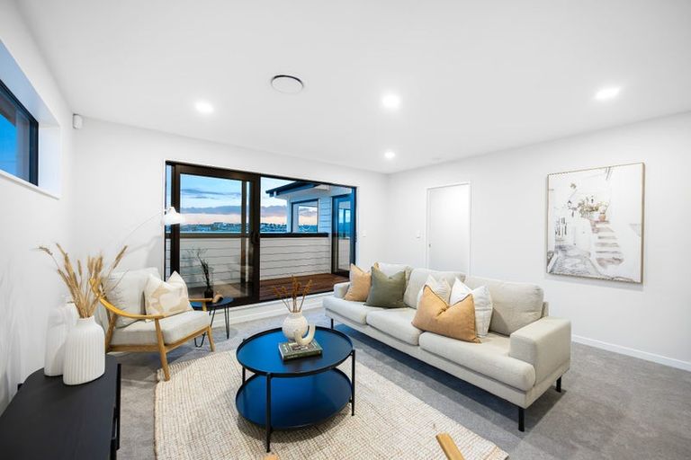 Photo of property in 15 Kumukumu Road, Long Bay, Auckland, 0630