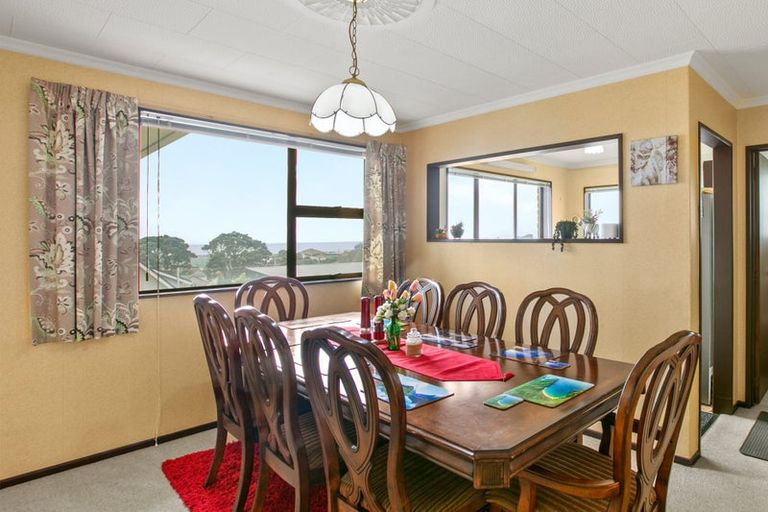 Photo of property in 10b South Road, Moturoa, New Plymouth, 4310