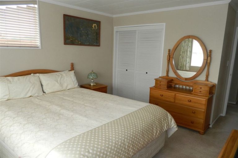 Photo of property in 10 Webb Avenue, Levin, 5510